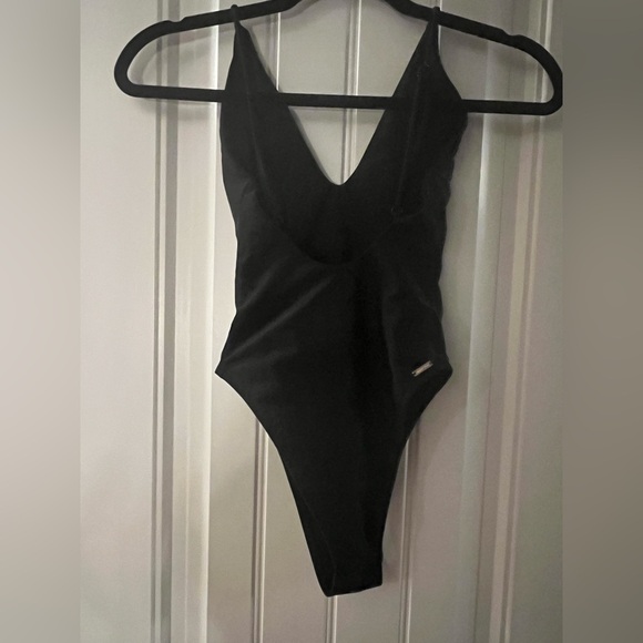 White Fox Swim Sexy One-Piece, size XS - Picture 2 of 4